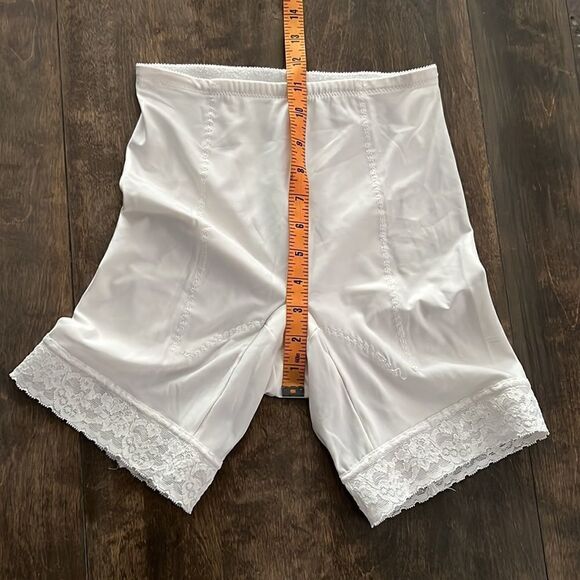 Natori Underwear Shorts briefs Shapewear 59369 Sz- Medium - Picture 3 of 9